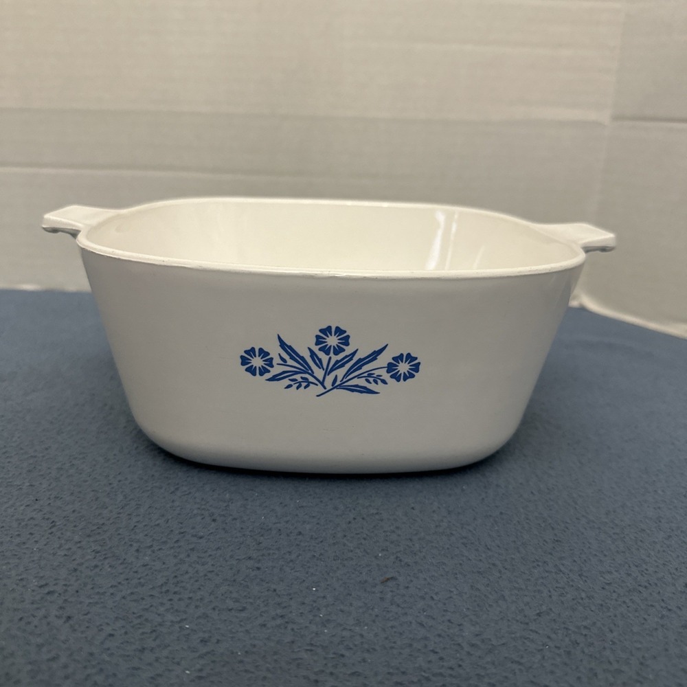 Corning Ware Blue Cornflower P-2 1/2-B 2 1/2 QT Casserole Dish w/Handles